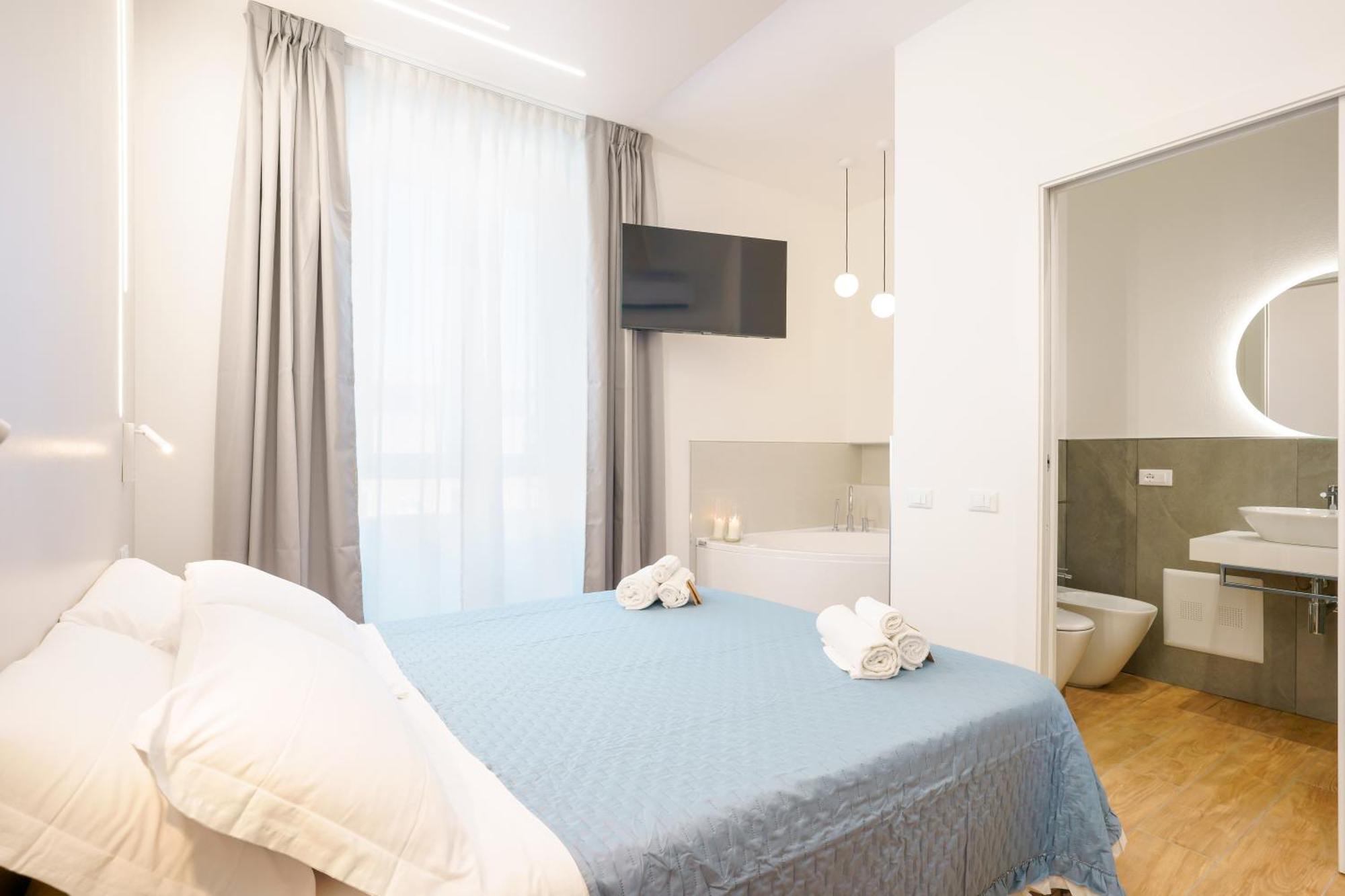 Aqua Comfort Rooms - Eja Sardinia 칼리아리 외부 사진